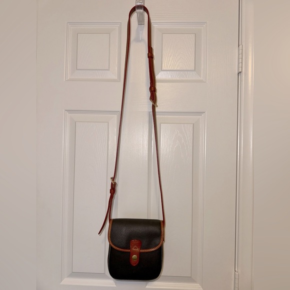 Classic Dark Brown and Tan Leather Crossbody Dooney & Bourke Bag - Picture 4 of 6